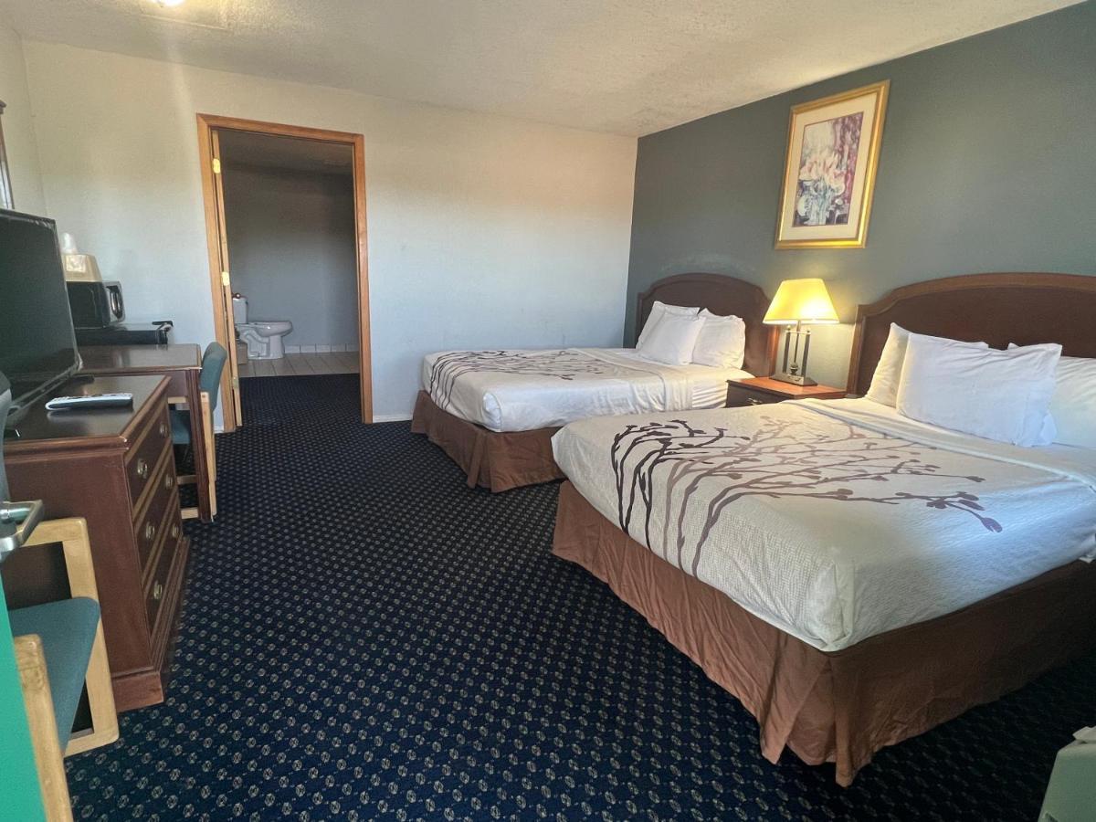 Greensburg Inn *